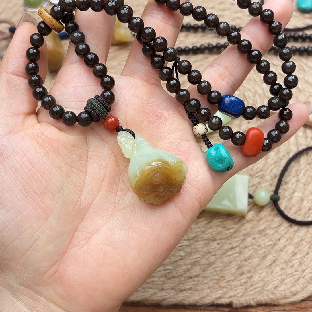 回***）和田玉（糖玉）未镶嵌颈饰