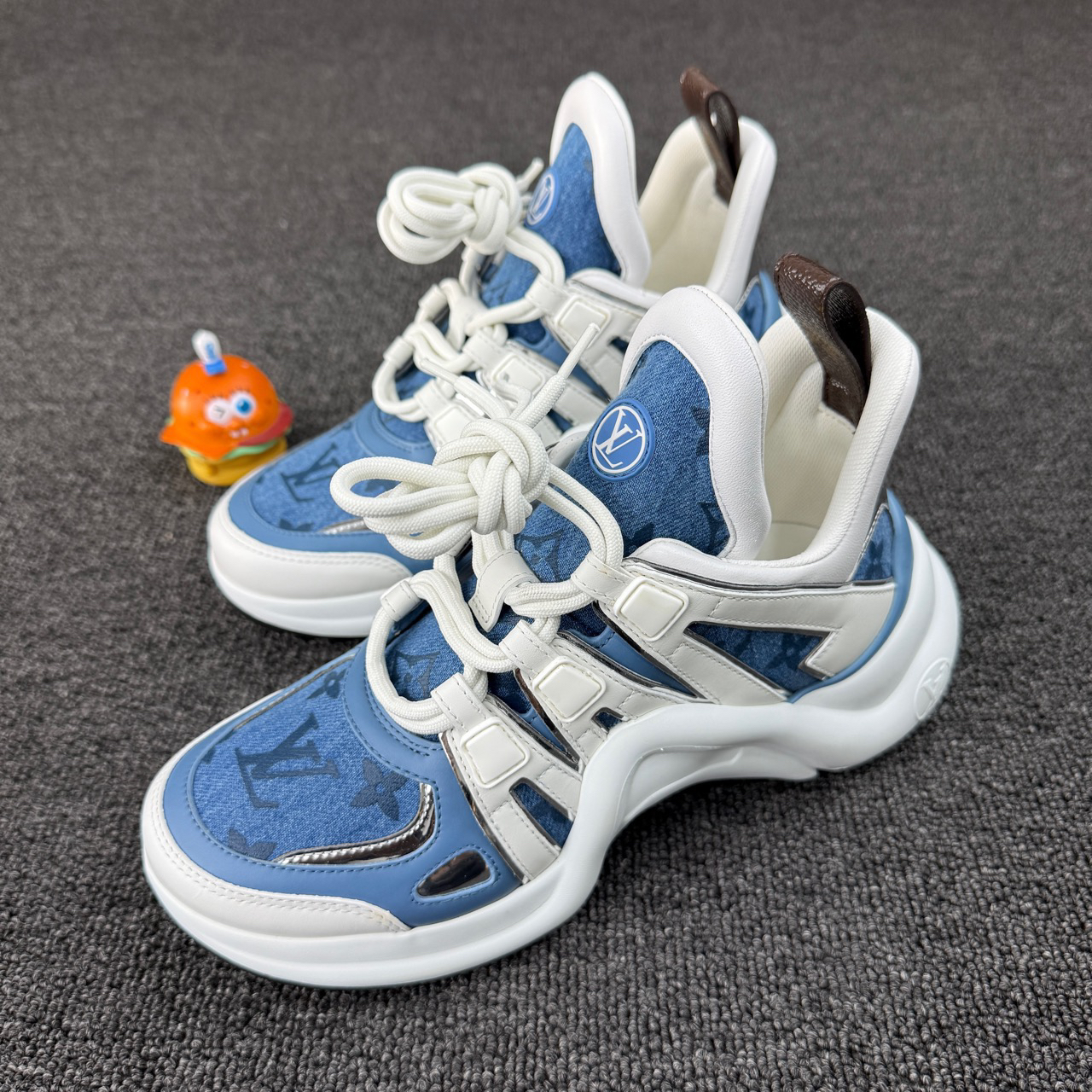 99新 LouisVuitton/路易威登 牛仔老爹鞋 尺码：35.5 HB1239