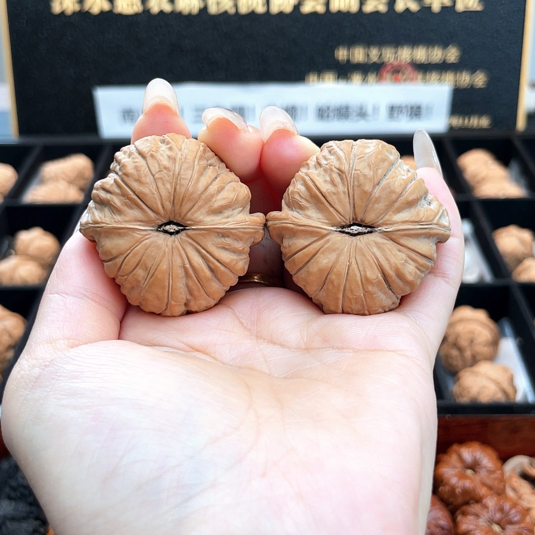 把件文玩核桃L****e41南瓜全品边肚同尺正圆41S4