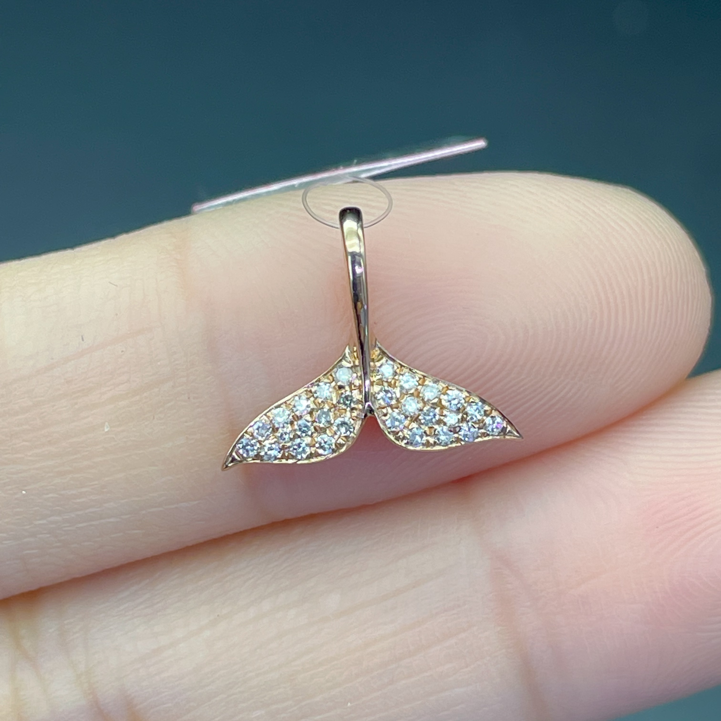 18K金天然钻石吊坠气质百搭美人鱼吊坠0.15