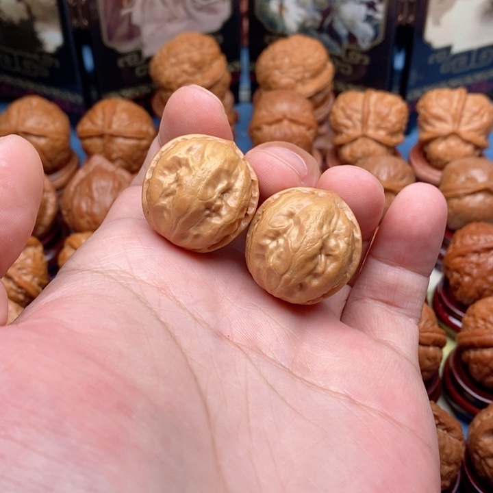 浙***r文玩核桃把件肉龙