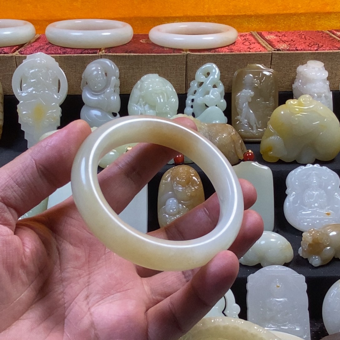 天***在和田玉未镶嵌挂件