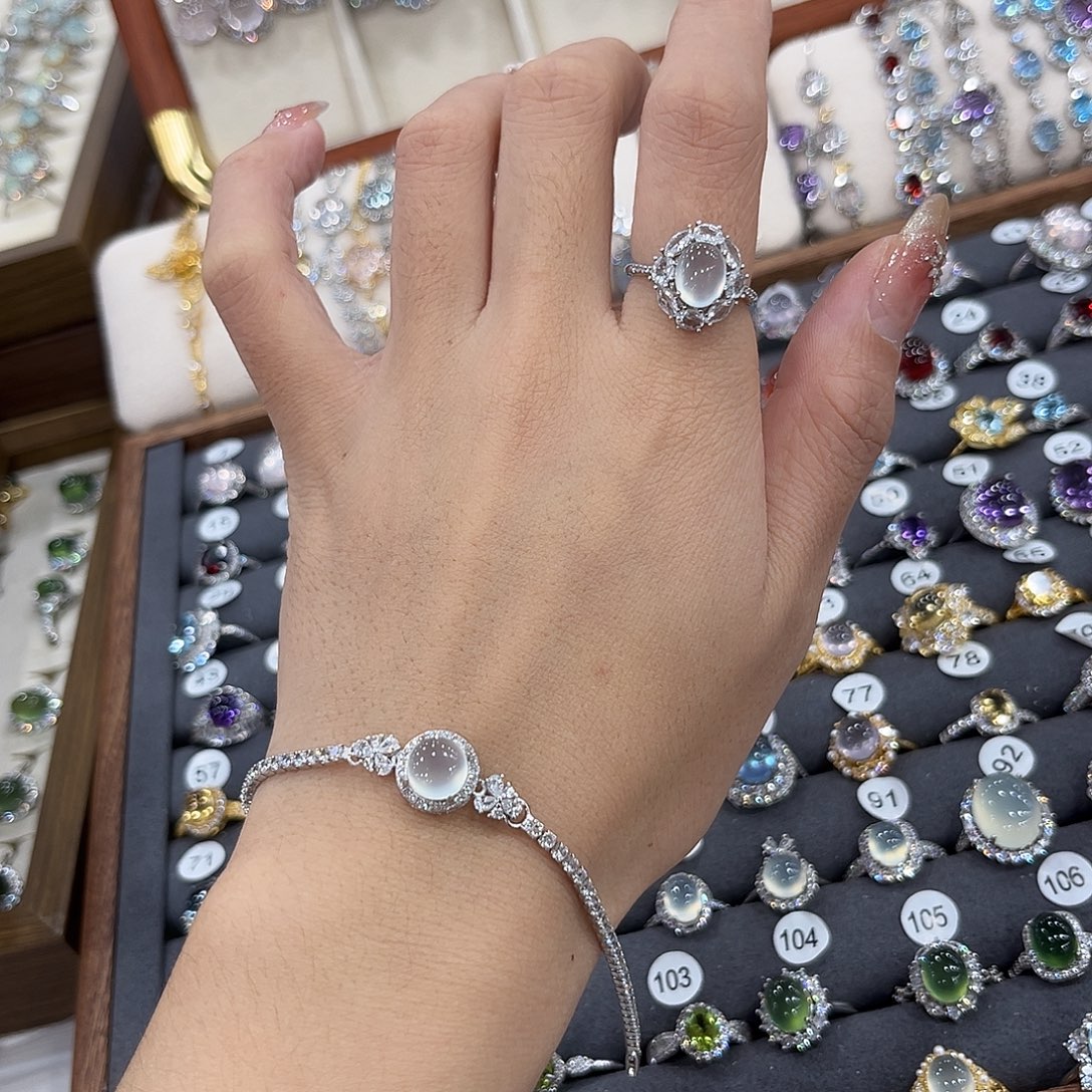 徐****蛇纹石玉银S925镶嵌戒指