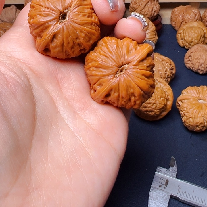 文玩核桃吊坠铁锤37