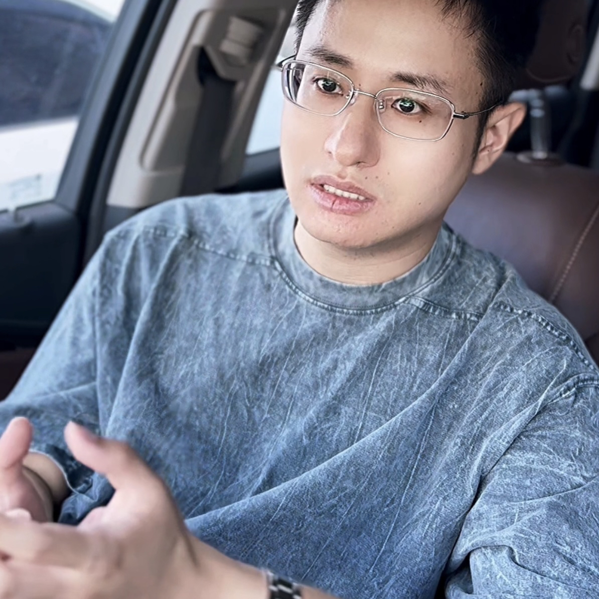 宽松型常规通用夏季短袖褶皱T恤健身潮流ins风度假风