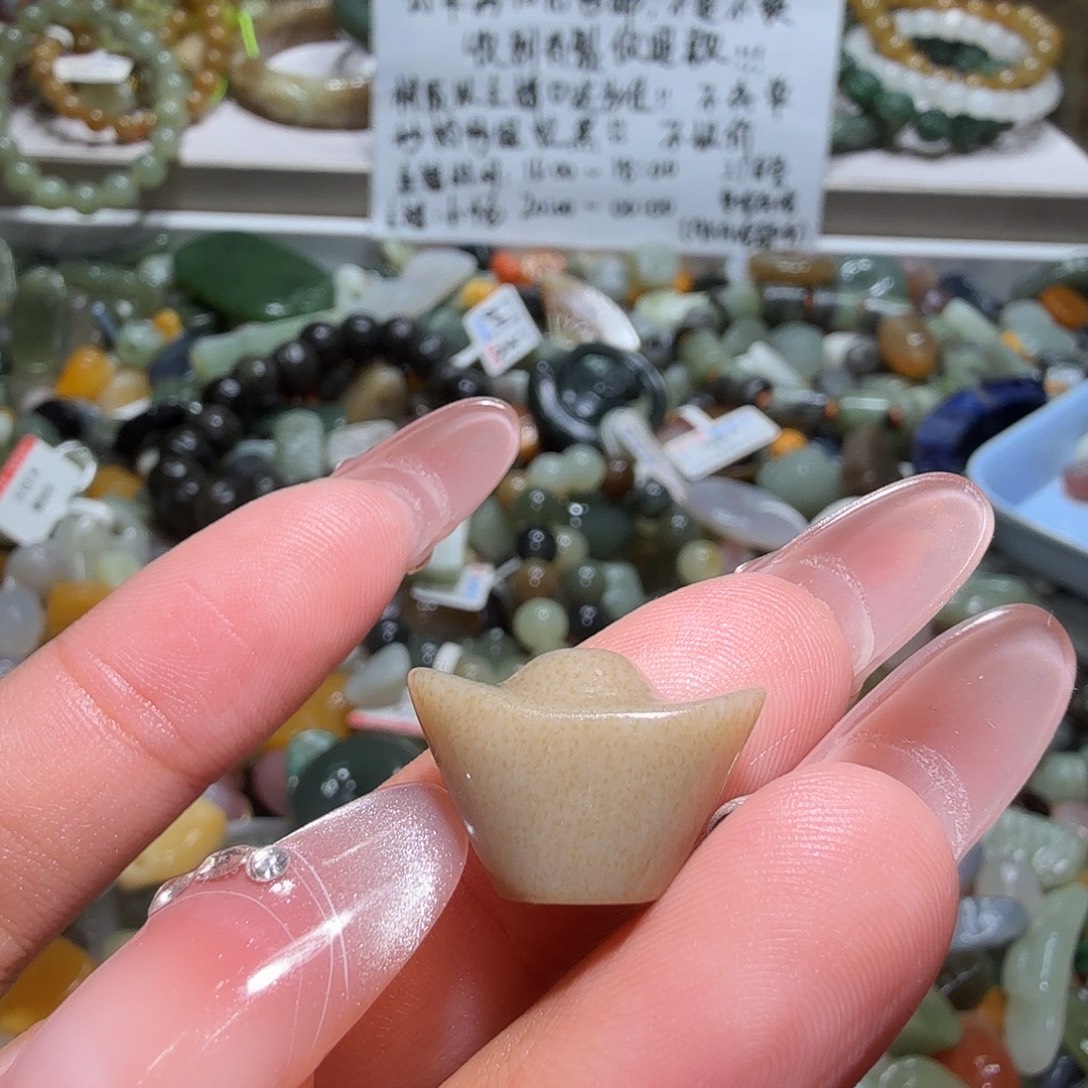 和田玉未镶嵌珠宝奇石