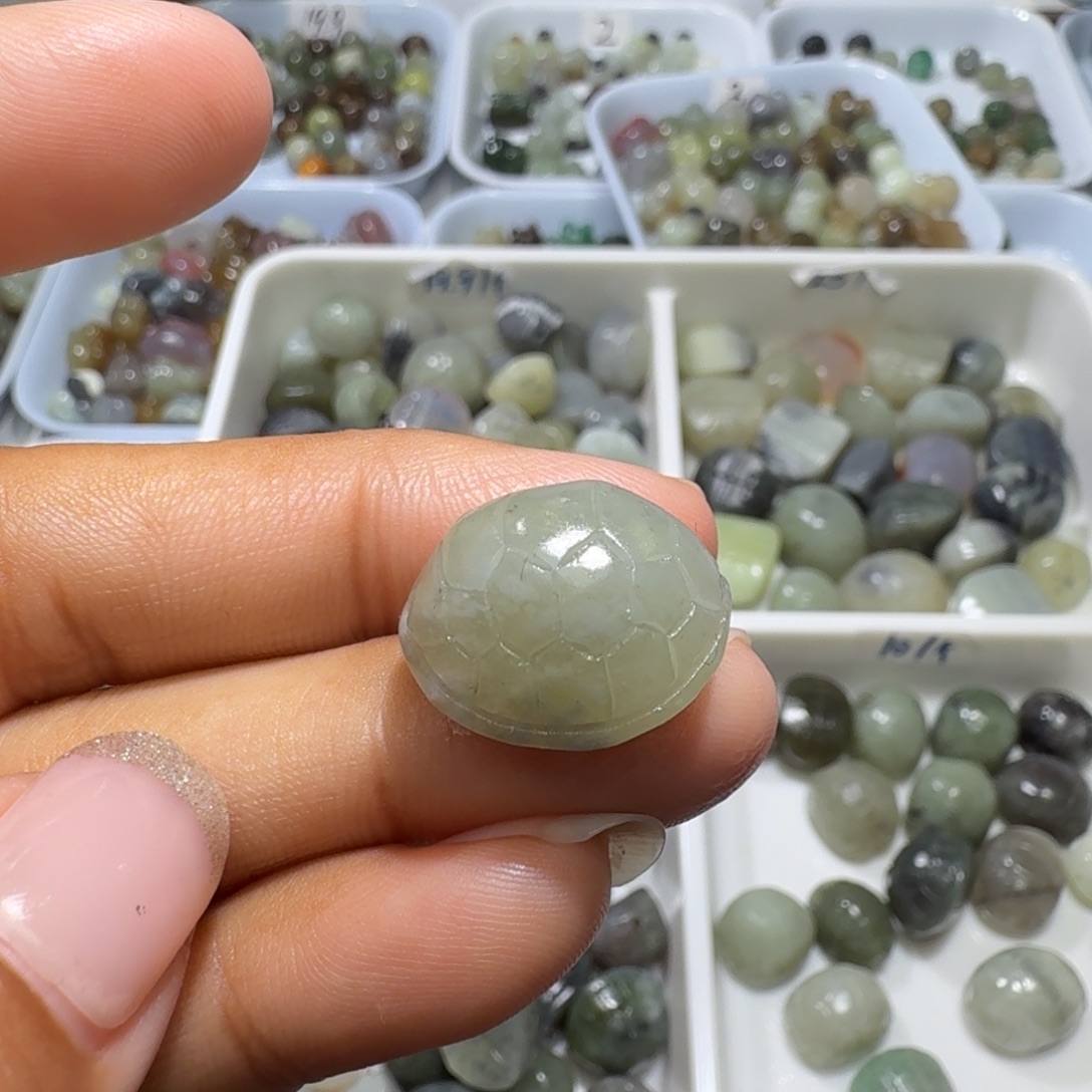 和田玉未镶嵌珠宝奇石