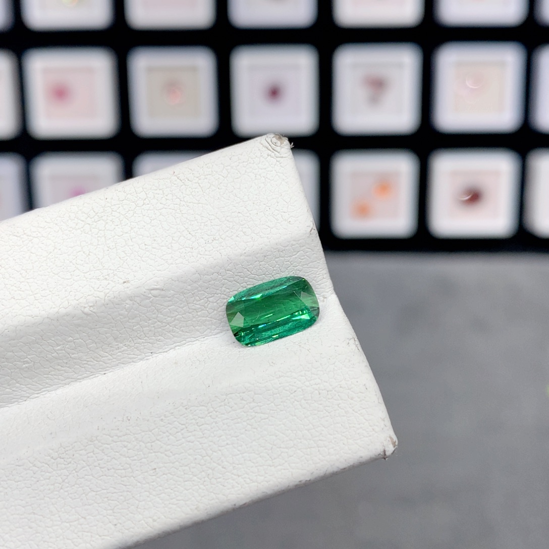 碧玺裸石未镶嵌1.43克拉