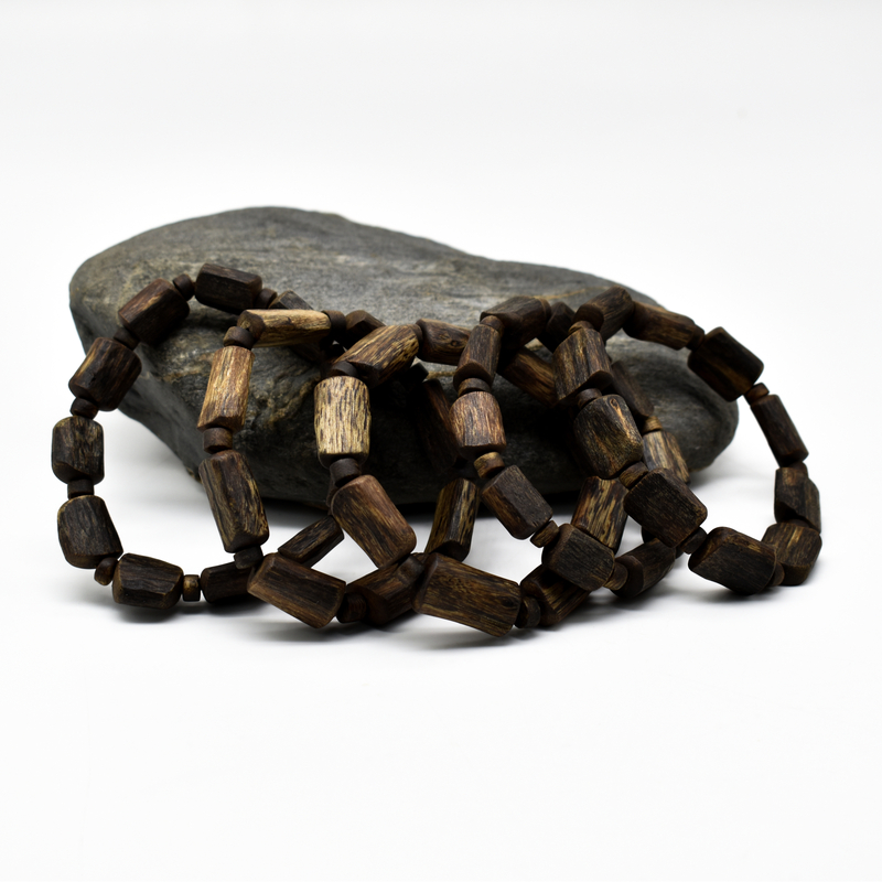 沉香【新粉必入】奇楠乌身树心油随型手串多样性发一