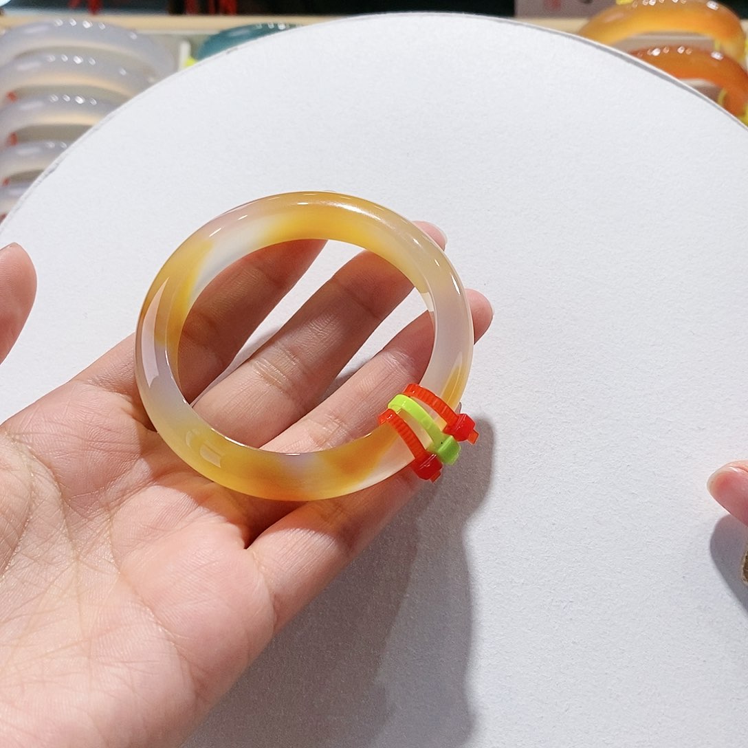 玛瑙/玉髓手镯未镶嵌52.5