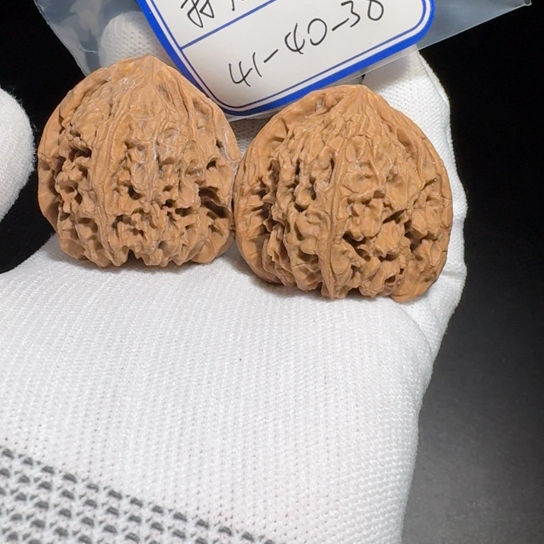 文玩核桃把件27号村将有黄