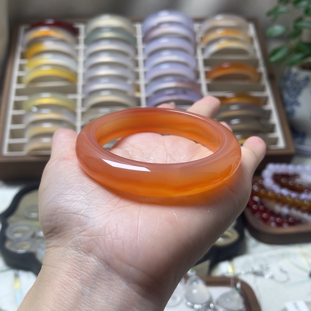 徒***星玛瑙/玉髓未镶嵌手镯