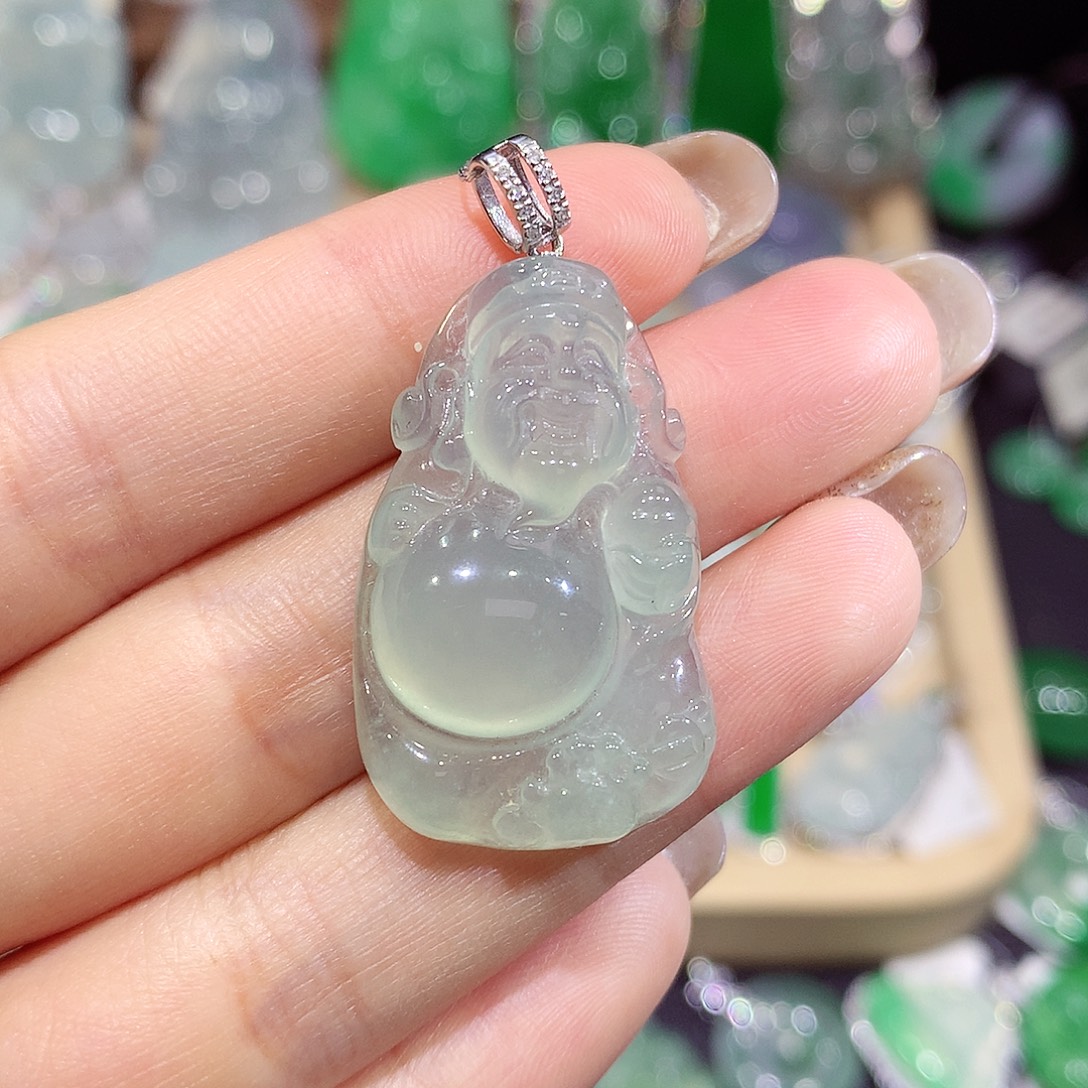 翡翠18K金镶嵌颈饰财