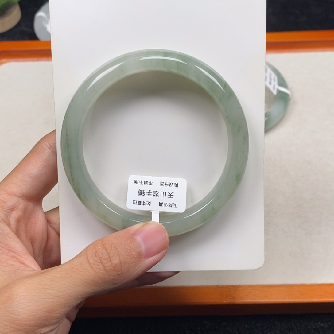 浅***子未镶嵌62石英质玉