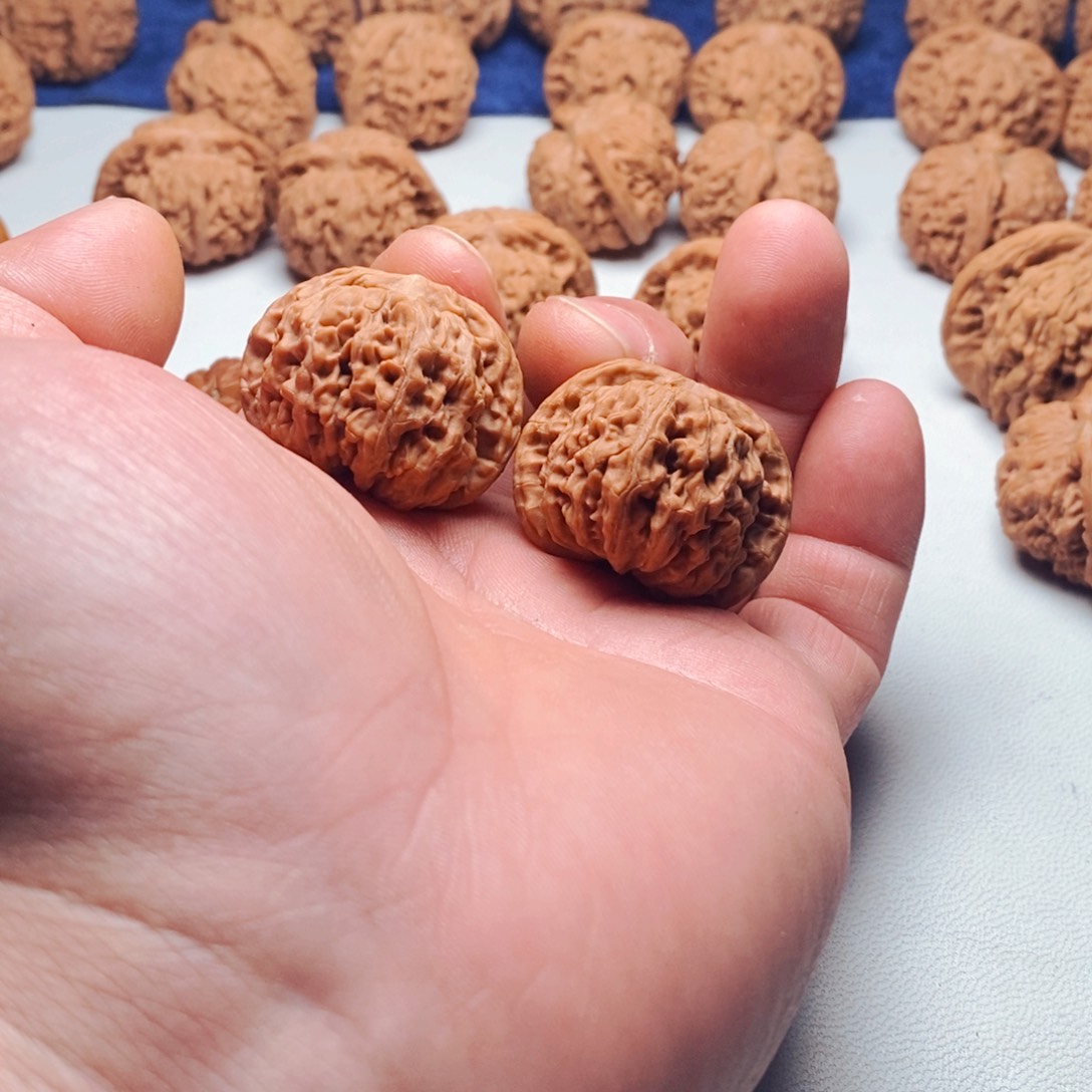 文玩核桃把件大**宇京东0400