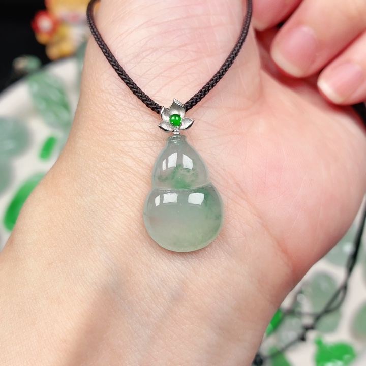 颈饰18K金镶嵌翡翠缅甸天然A货翡翠