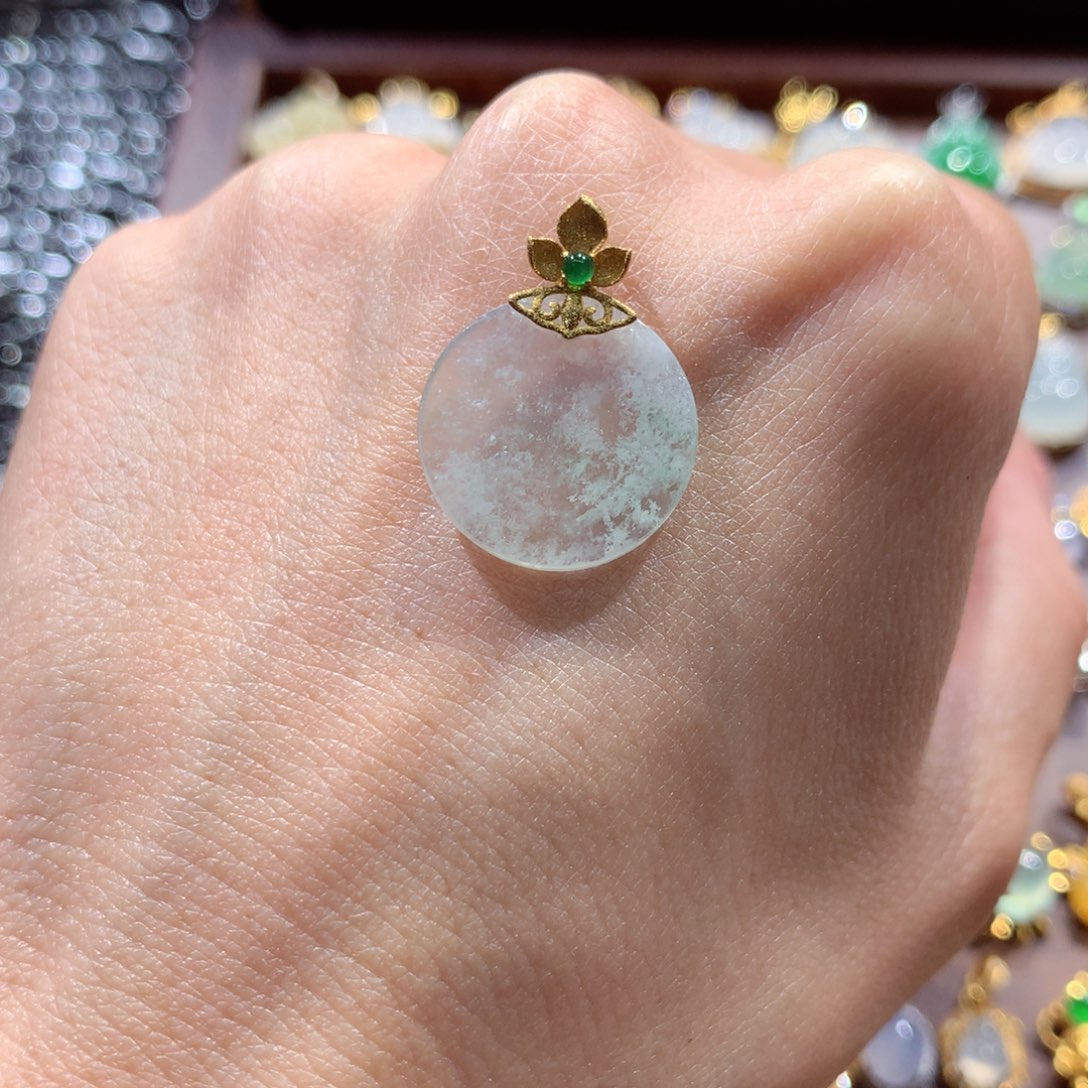 翡翠18K金镶嵌挂件翡翠