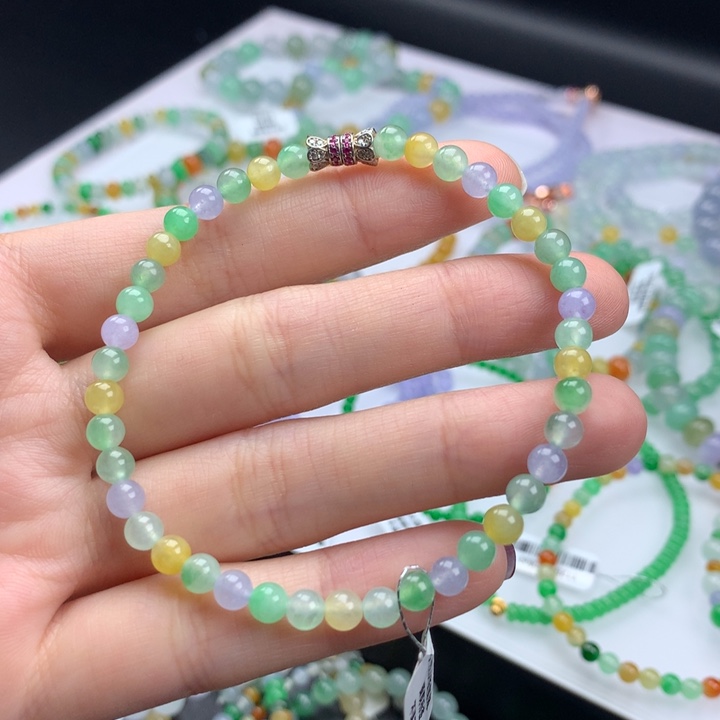 翡翠手镯未镶嵌卡