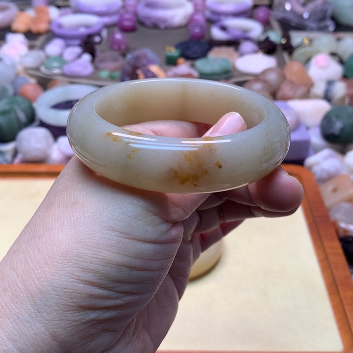 石英岩玉未镶嵌黄草58.5