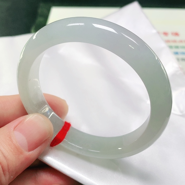 翡翠手镯（圆镯）未镶嵌翡翠手镯未镶嵌