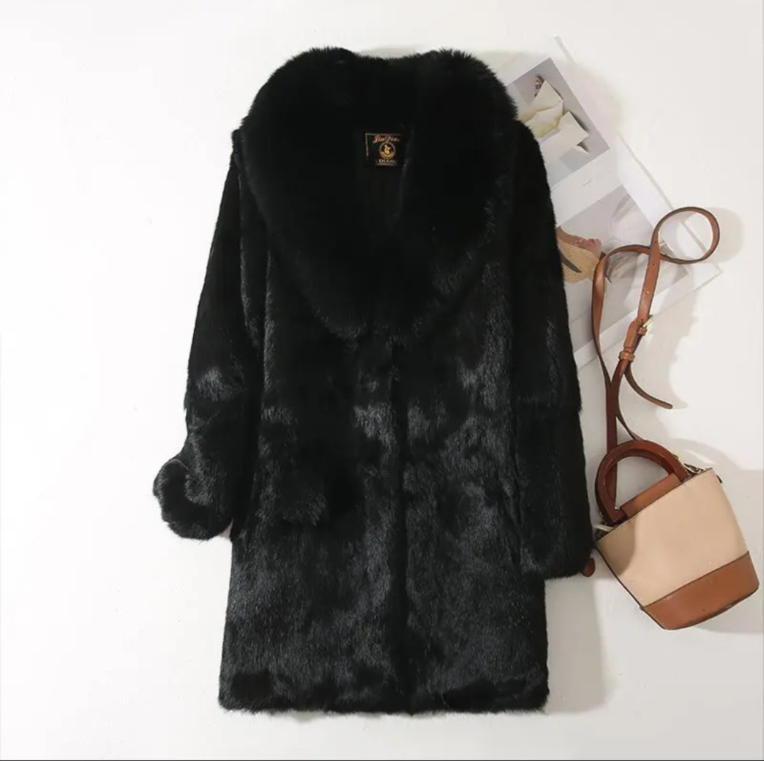 新款大气显瘦长款妈妈款兔毛女装保暖外套