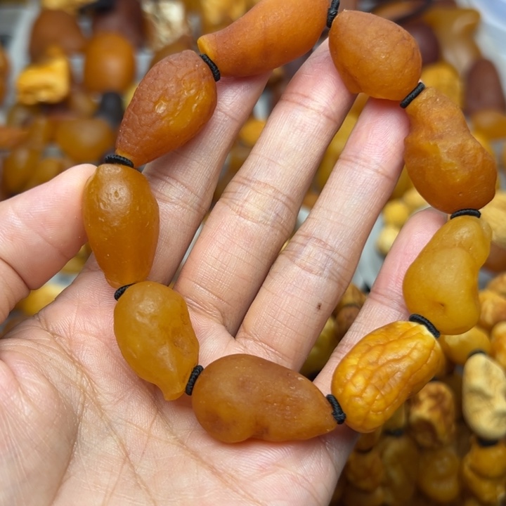 琥珀未镶嵌裸石天然蜜蜡