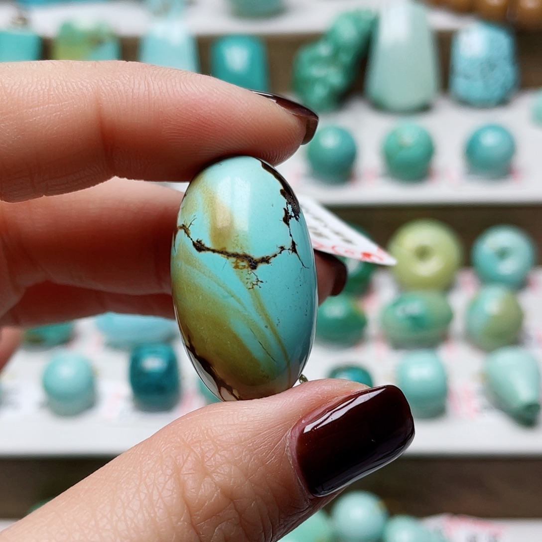 绿松石未镶嵌珠宝奇石