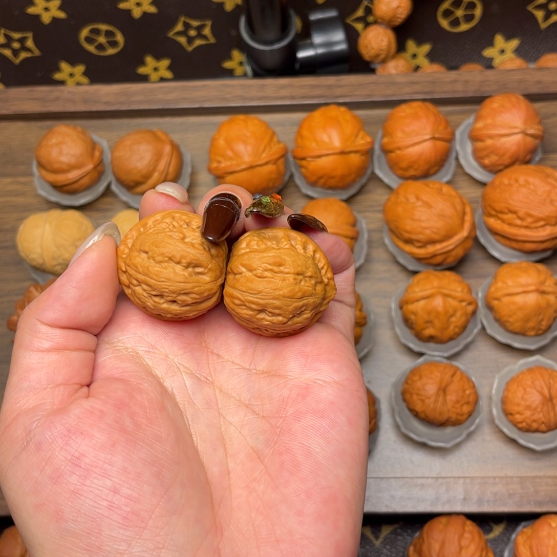 大***豆文玩核桃吊坠佛肚