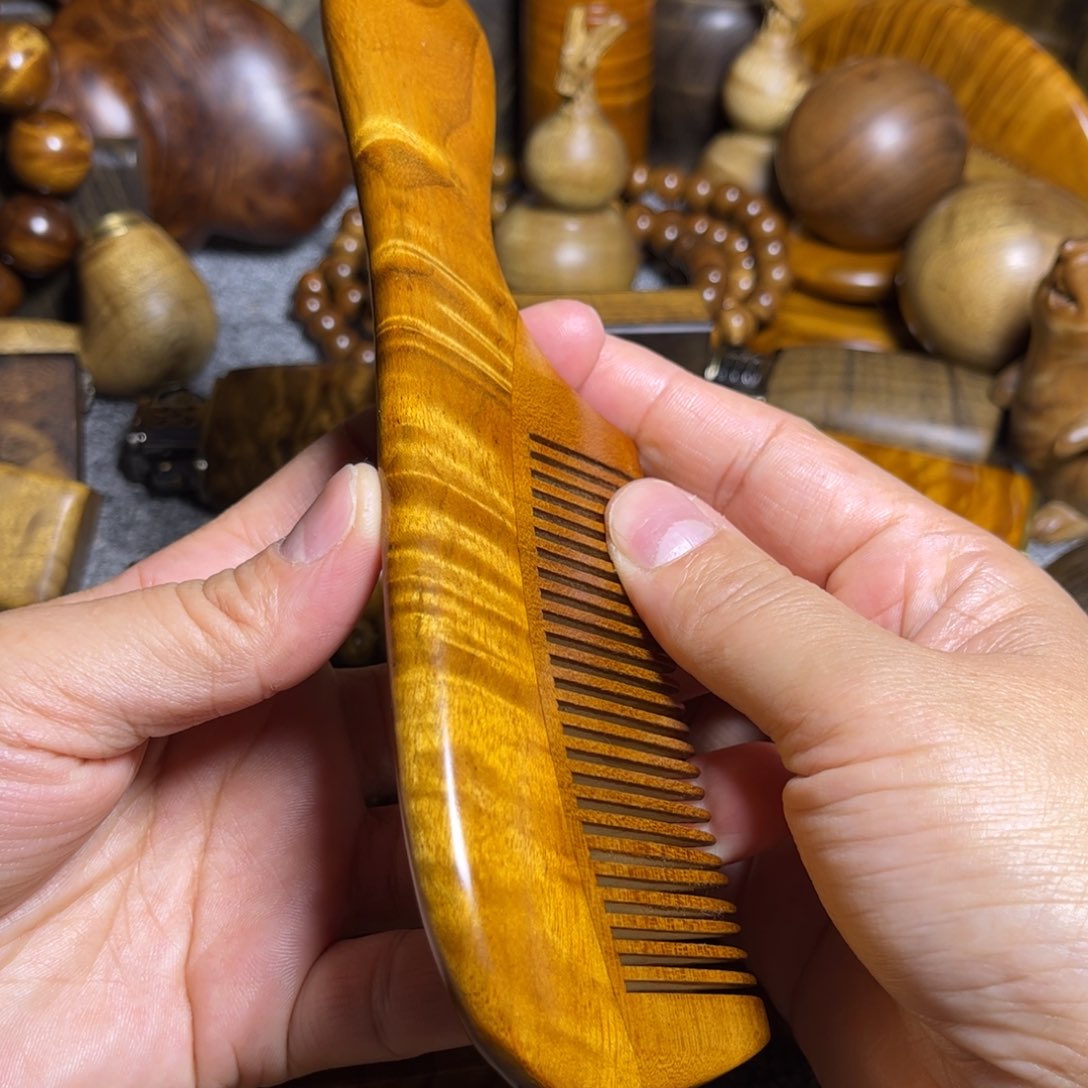 金丝楠梳子花纹小叶