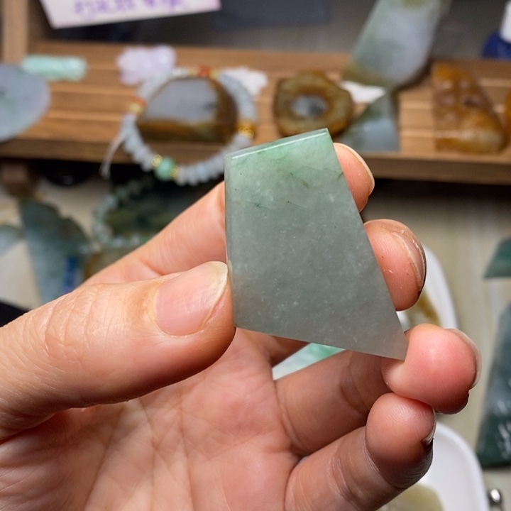 翡翠未镶嵌颈饰天然