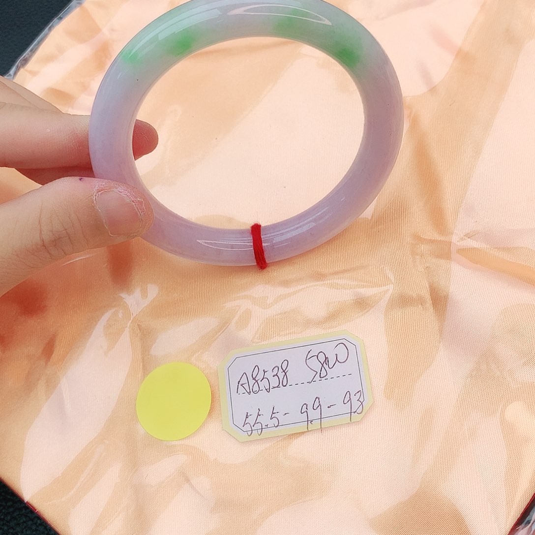 翡翠手镯未镶嵌我