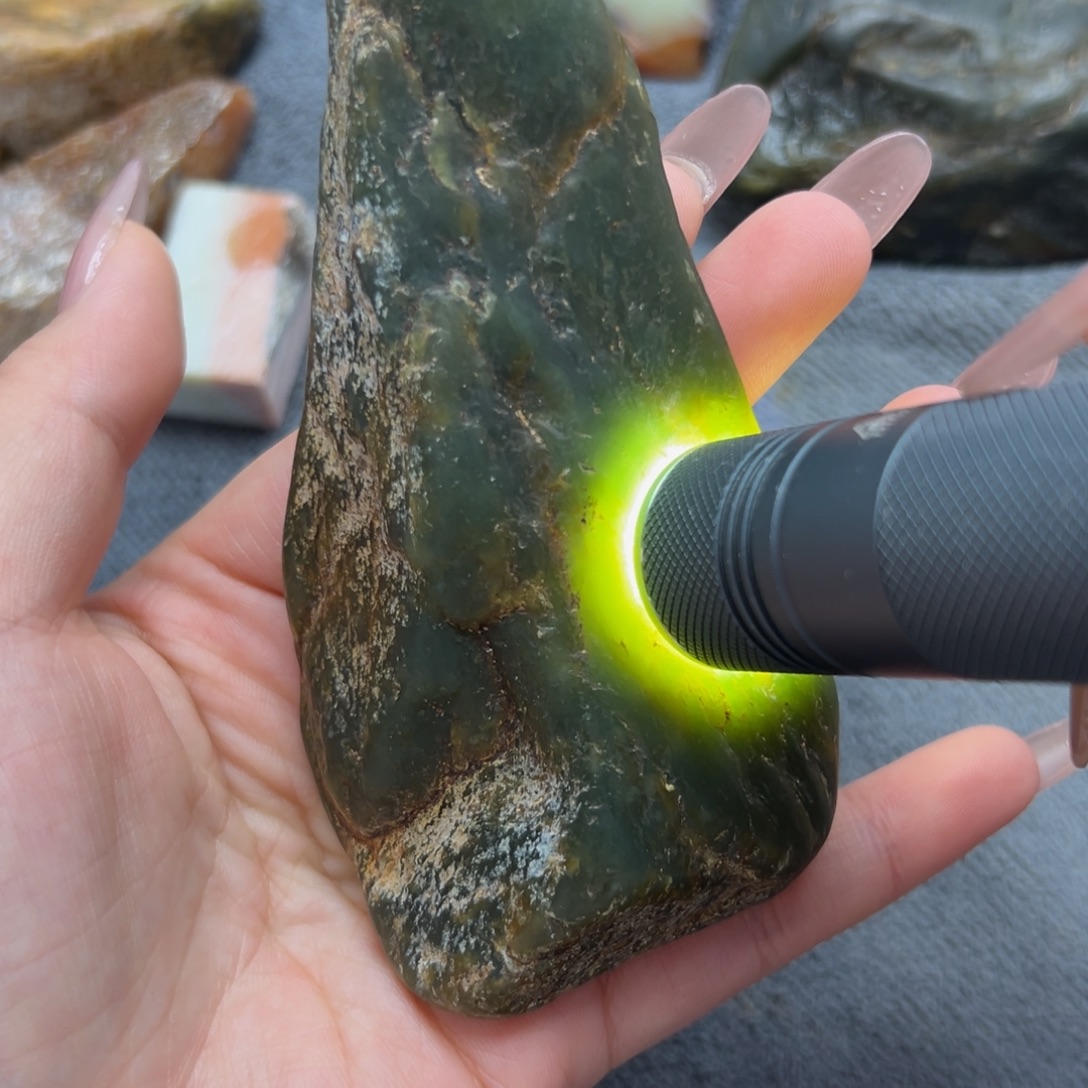 和田玉未镶嵌珠宝奇石