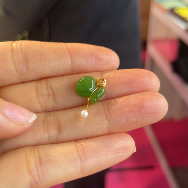 和田玉18K金镶嵌颈饰