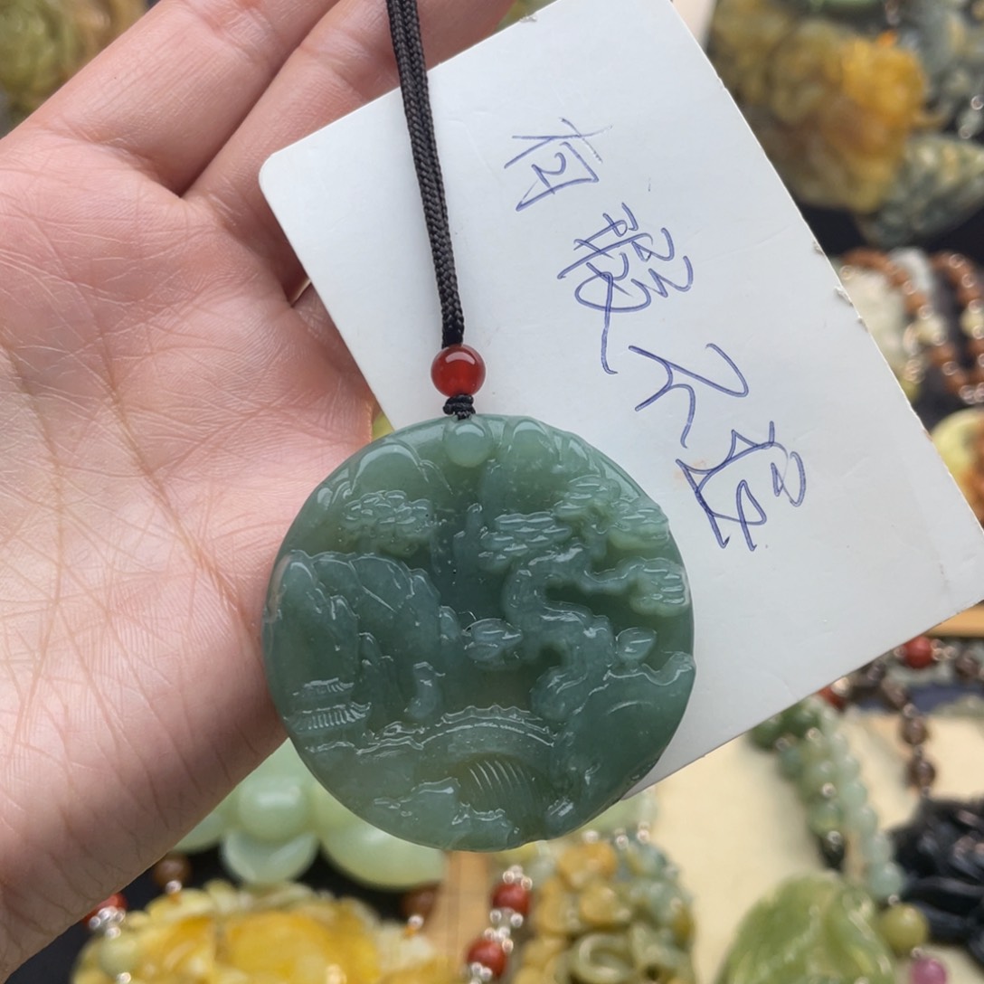 蛇纹石玉颈饰未镶嵌