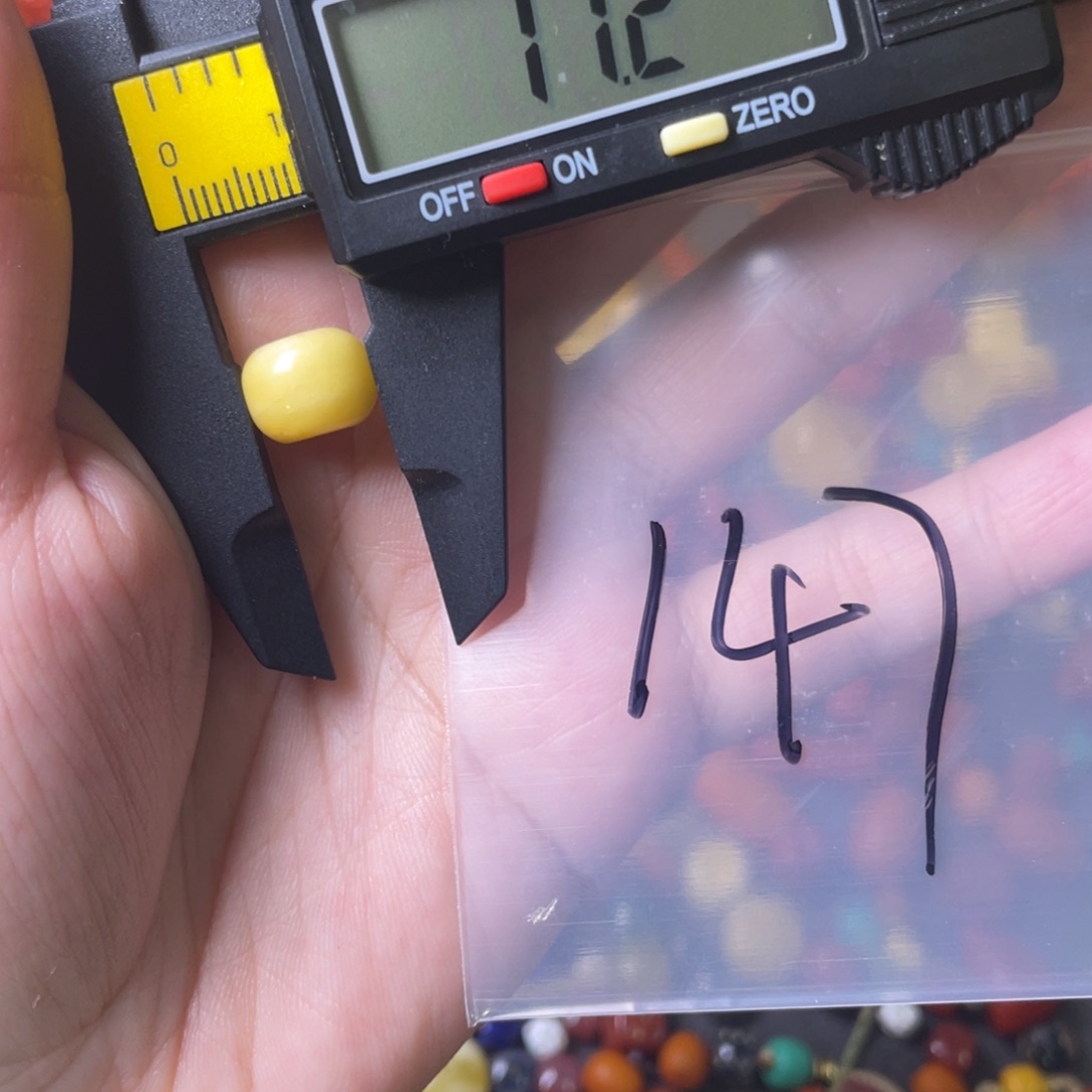 琥珀裸石未镶嵌一***由配饰