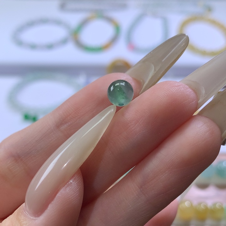 翡翠未镶嵌颈饰6.6