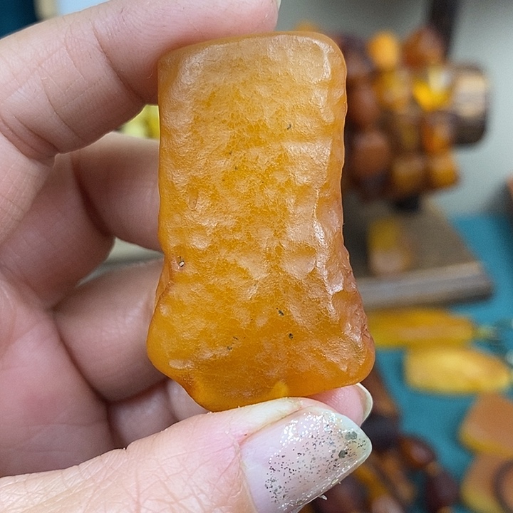 依***萍蜜蜡未镶嵌颈饰吊坠