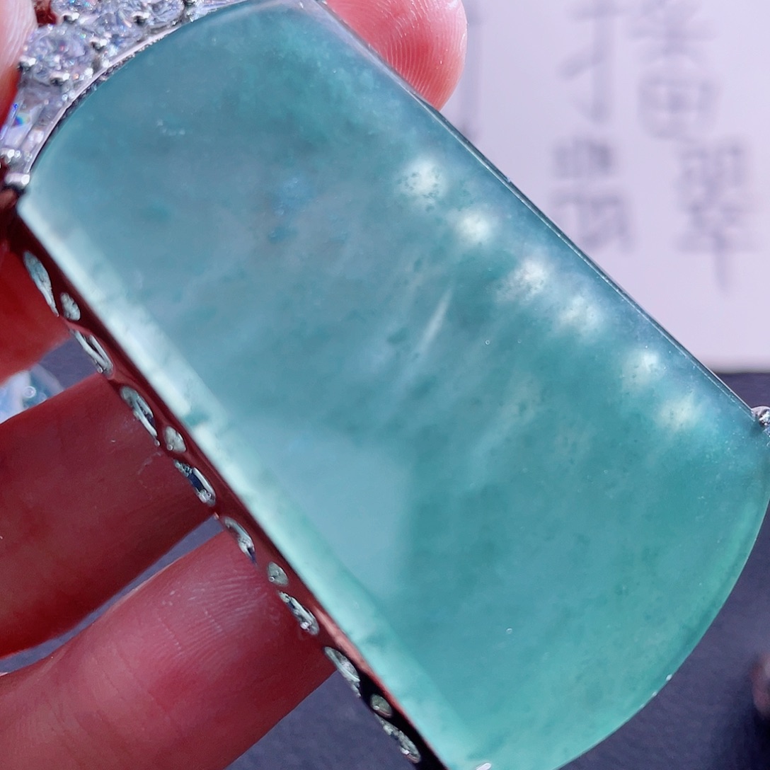 翡翠颈饰未镶嵌999999999