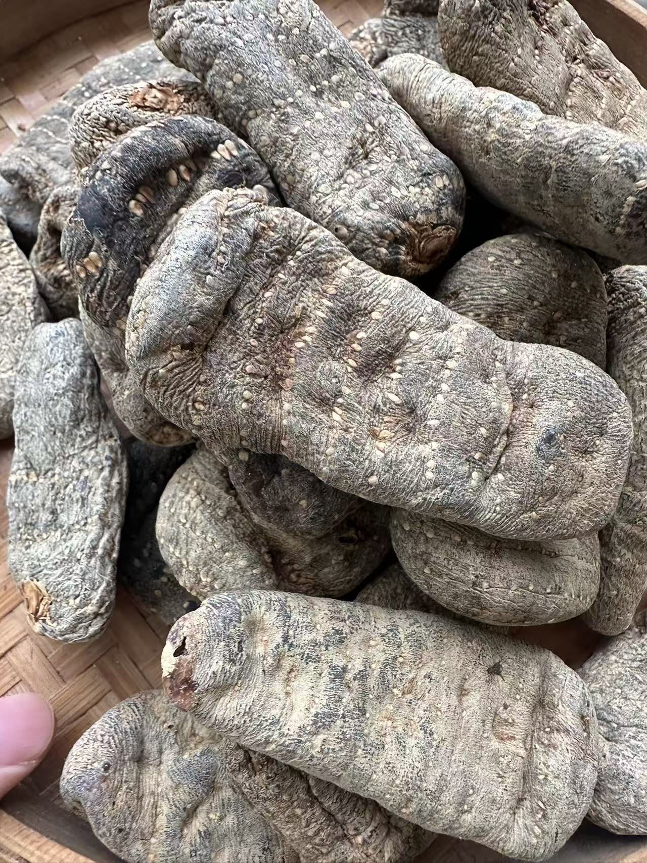 农家现收山货—下山乌天麻煲汤滋补