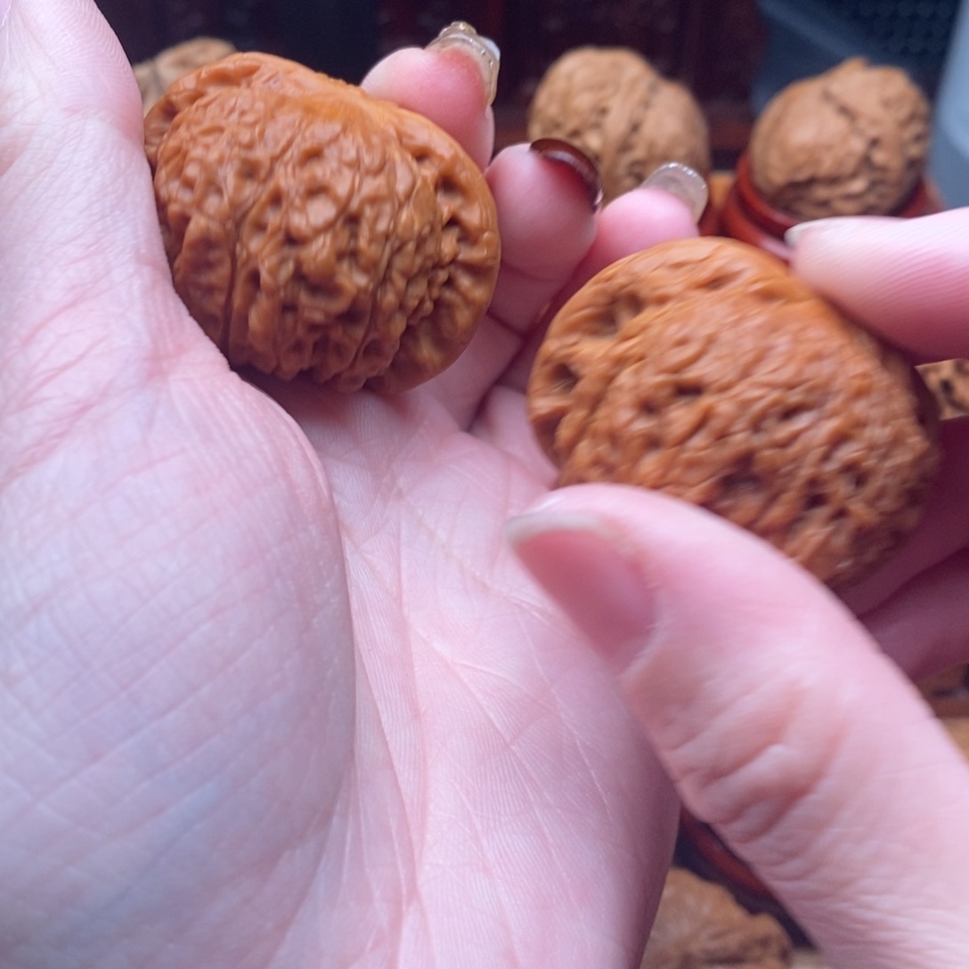 文玩核桃吊坠鲨****）血麒麟41