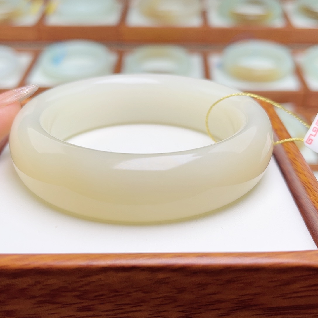 和田玉手镯未镶嵌56.3