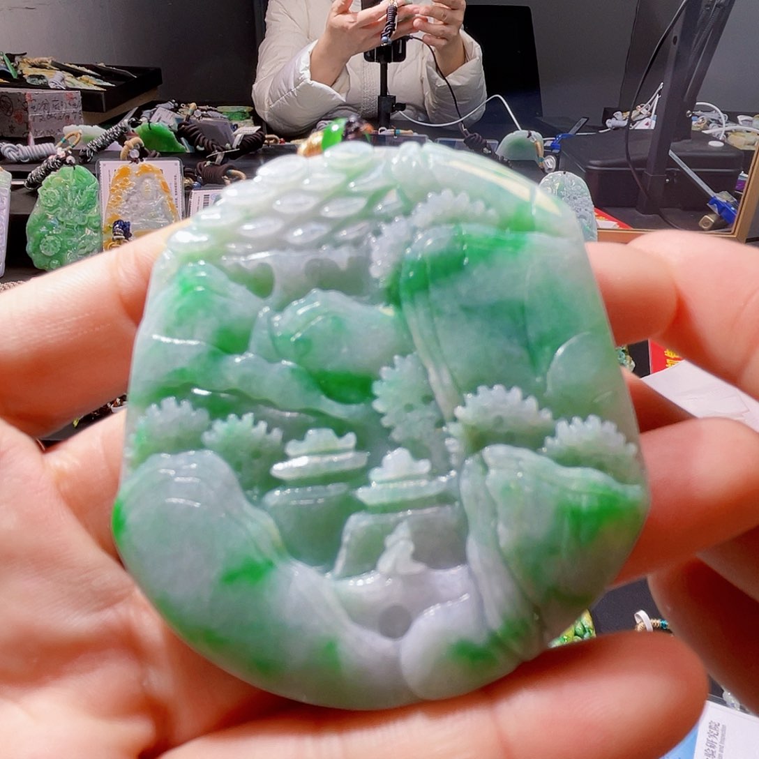 颈饰未镶嵌翡翠一