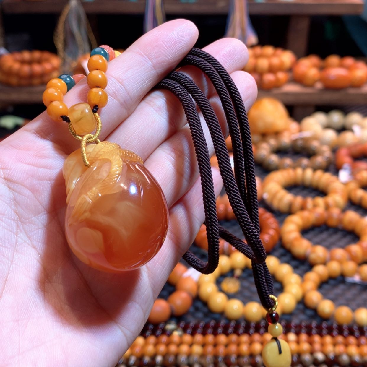 【闪购商品】琥珀吊坠(赠链)未镶嵌