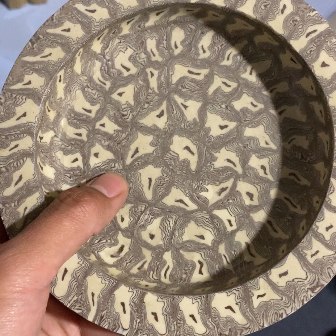 摆件心***。陶瓷艺术家的作品