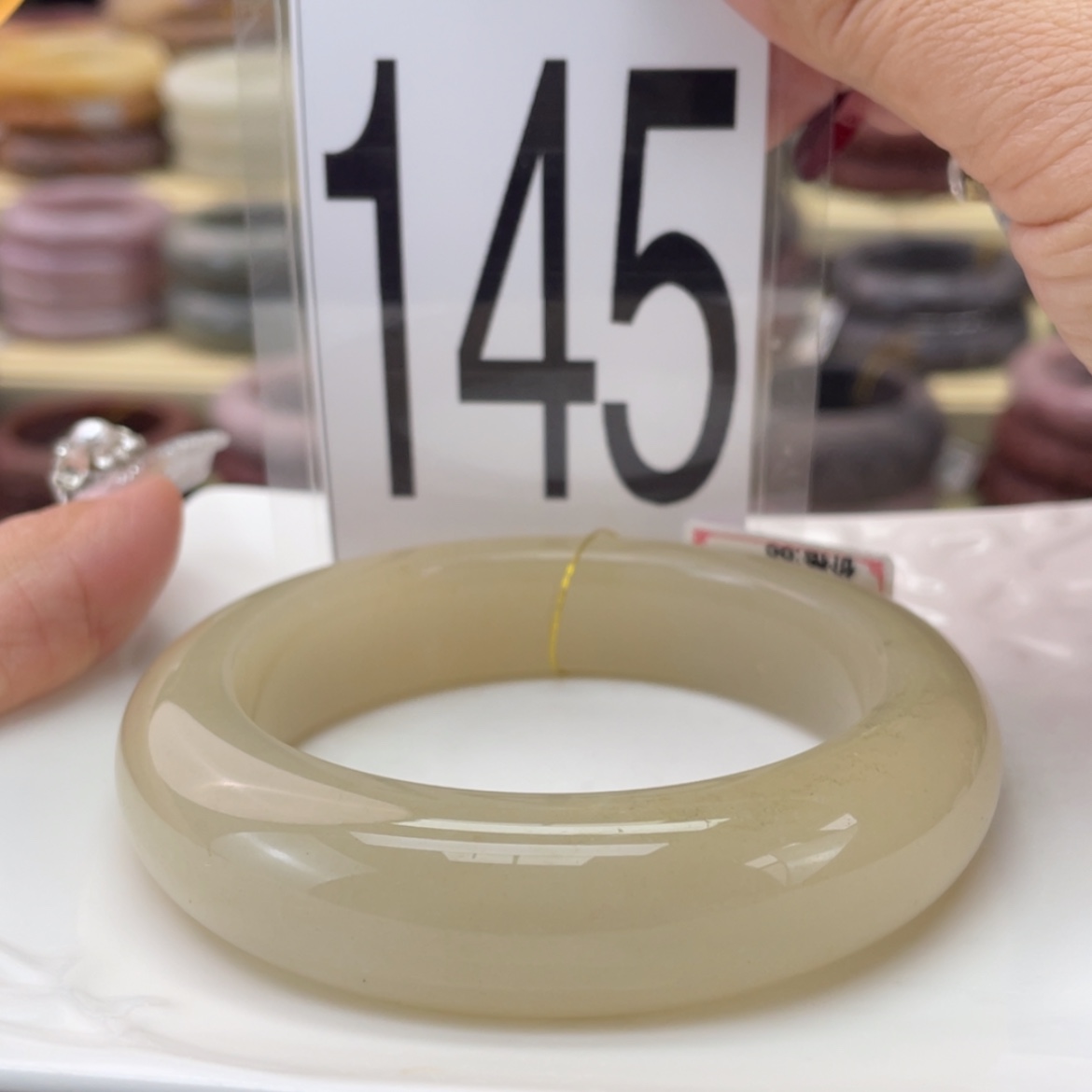 【闪购商品】石英质玉手镯未镶嵌