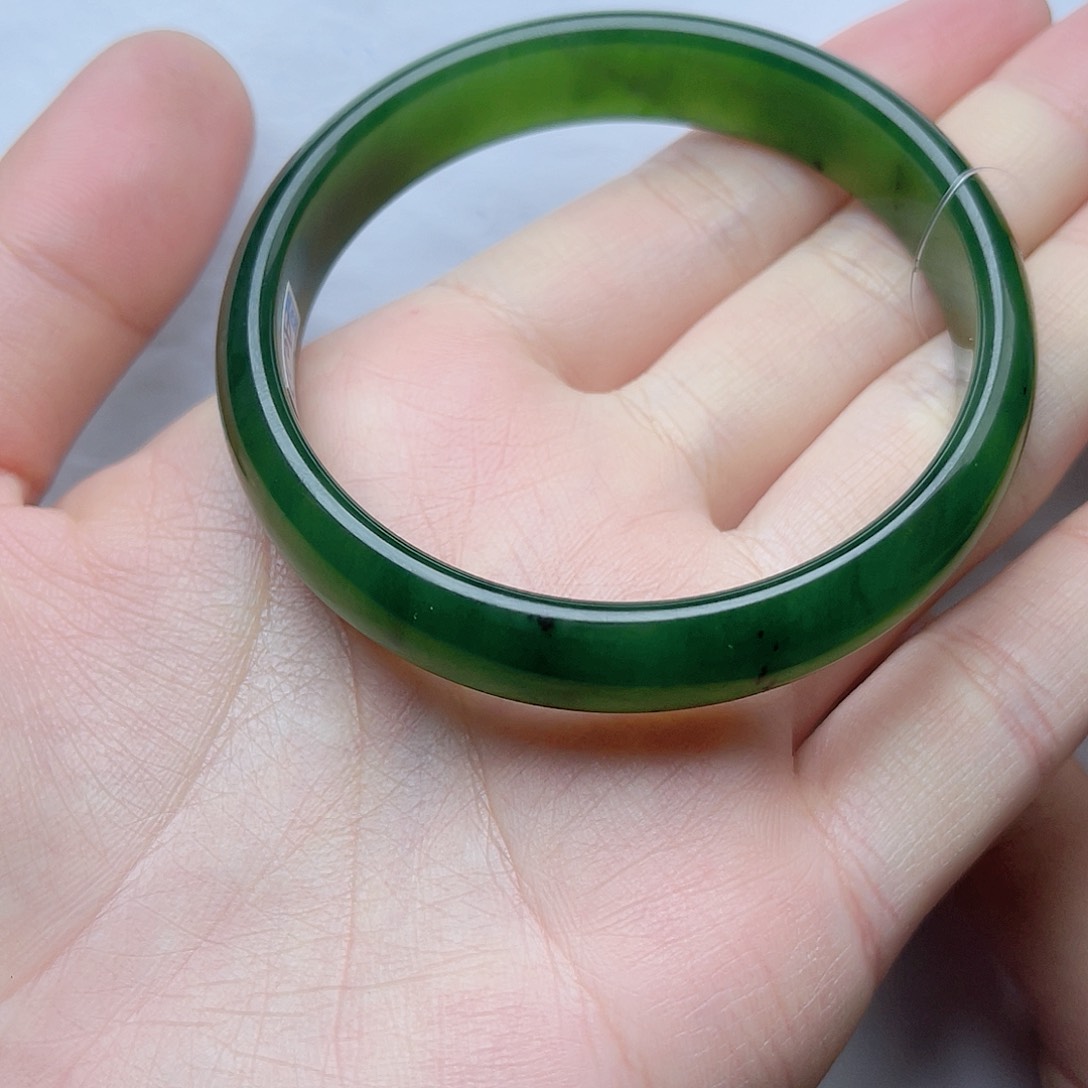 和田玉手镯5758圈口。k k未镶嵌