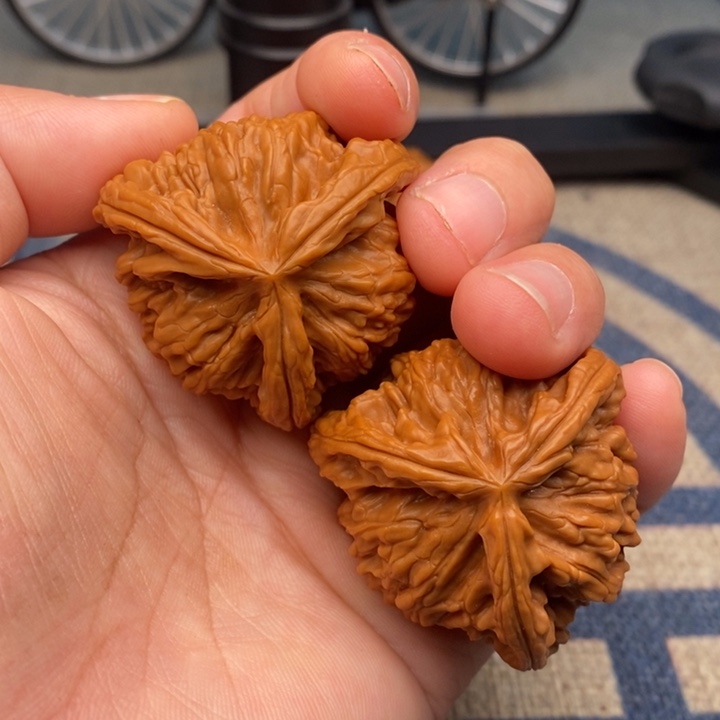 吊坠文玩核桃《**》三棱