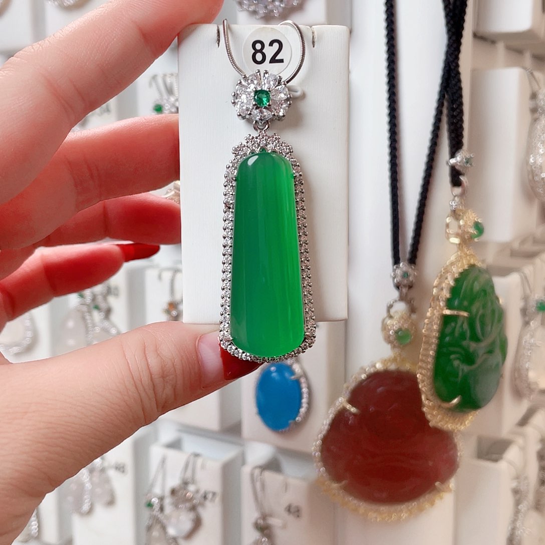 玛瑙/玉髓吊坠(赠链)未镶嵌