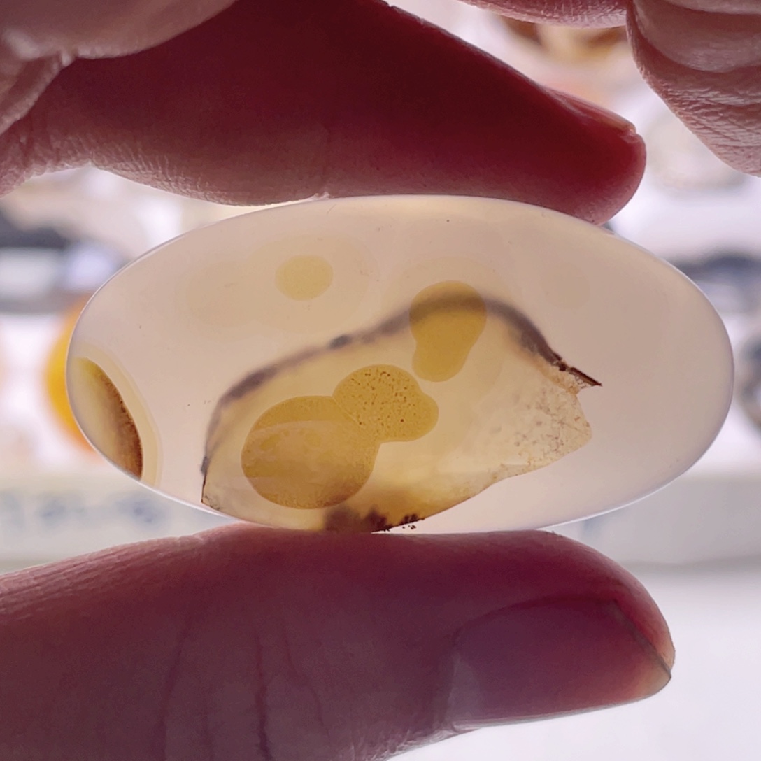 玛瑙/玉髓未镶嵌珠宝奇石