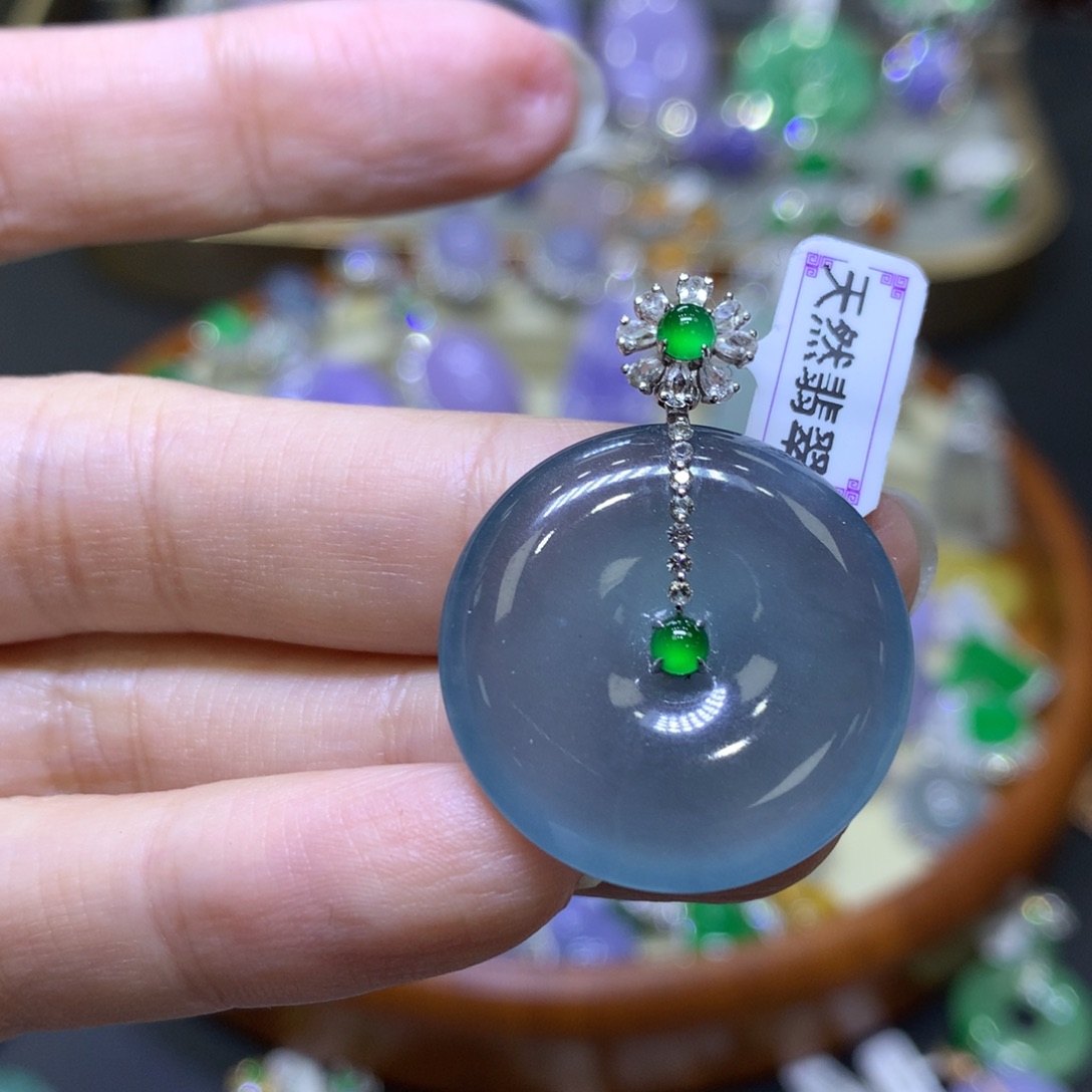 翡翠颈饰18K金镶嵌翡翠吊坠项链